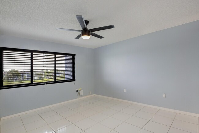 Building Photo - 4272 Deste Ct