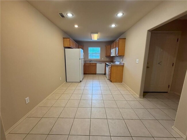 Building Photo - 4106 SW Shadowrock Pl