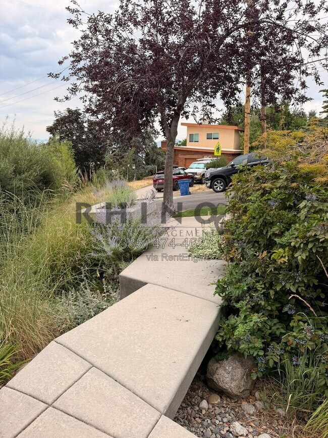 Building Photo - 640 K St