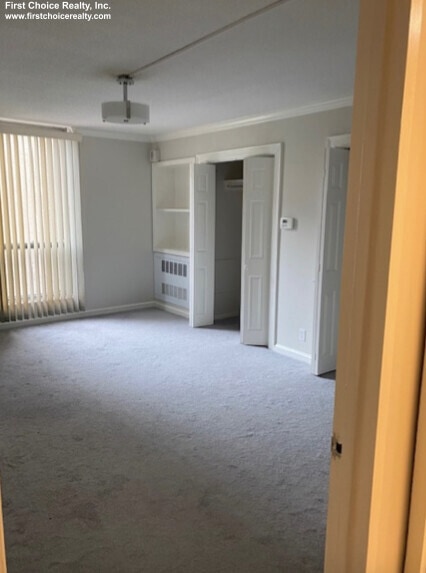 Building Photo - 77 Pond Ave