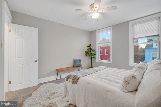 Building Photo - 3321 Elm Ave