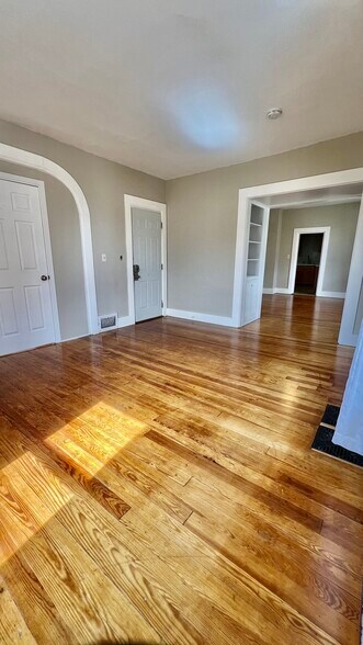 Building Photo - 784 Wilson St