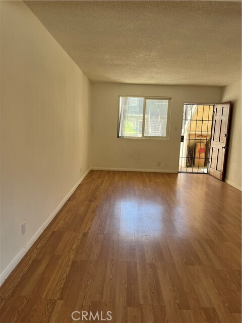 Building Photo - 4936 Hazeltine Ave