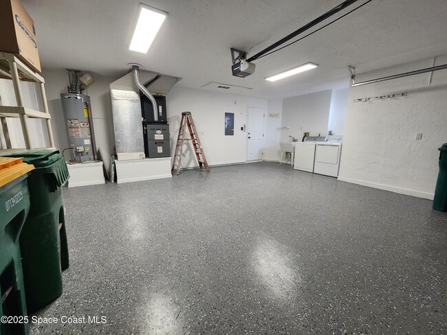 Building Photo - 501 Carmel Dr