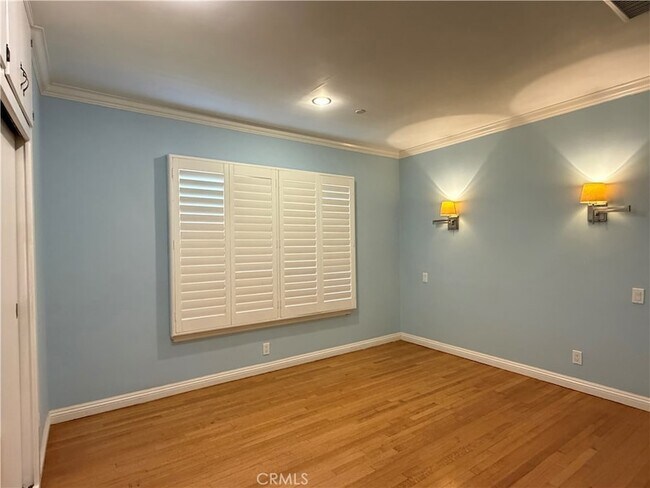 Building Photo - 1162 Panorama Dr