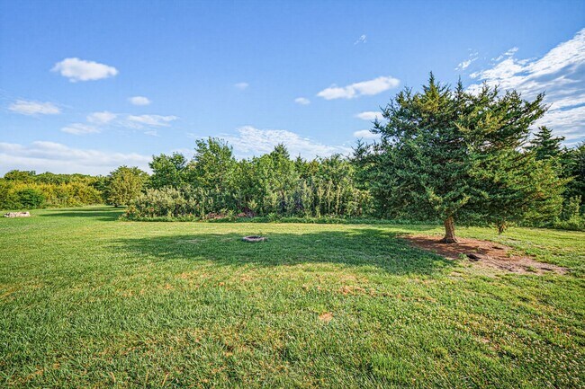Building Photo - 2608 Brooke Bend