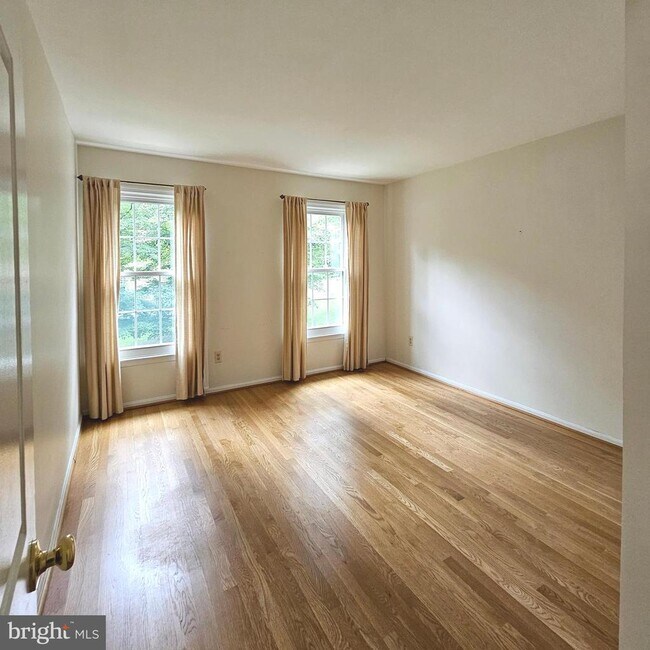 Building Photo - 6004 Station View Ct