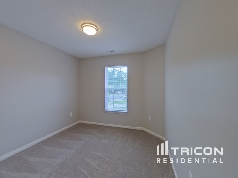 Building Photo - 2416 Smugglers Ct