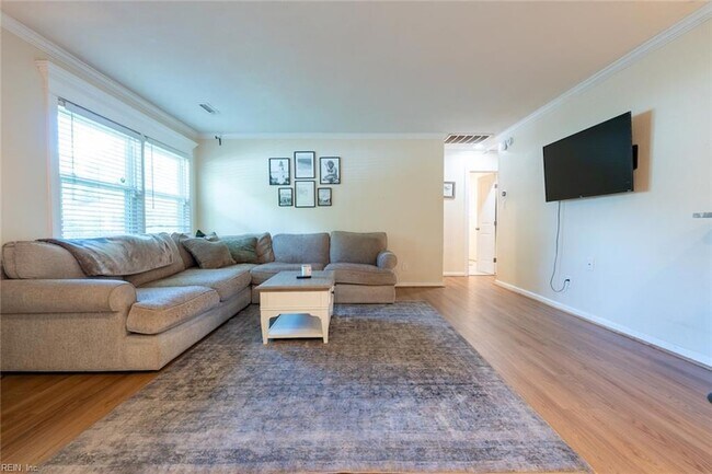 Building Photo - 820 Plainsman Ct