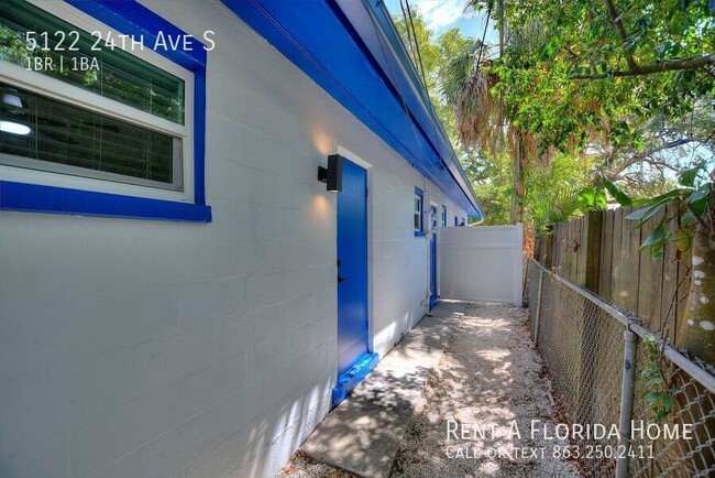 Building Photo - 5122 24th Ave S