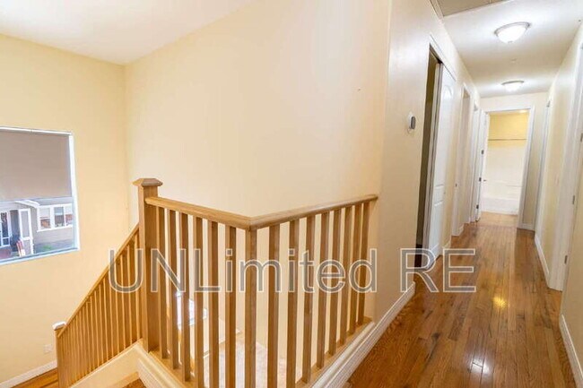 Building Photo - 3247 Merryvale Ln