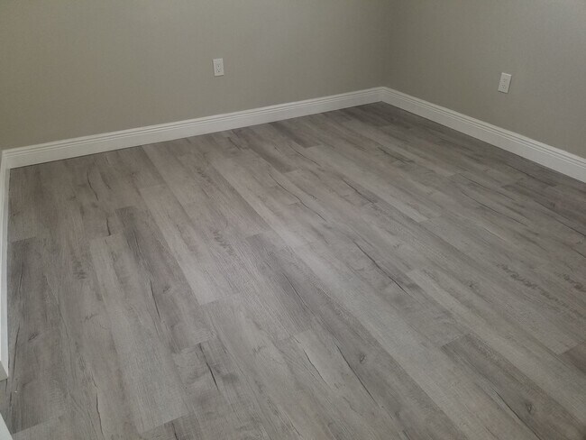 Building Photo - 2642-2648 Michigan Ave