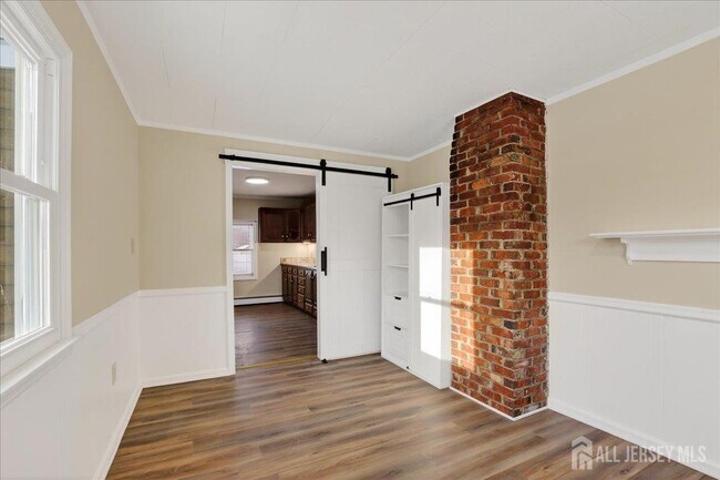 Building Photo - 28 Sedgwick St