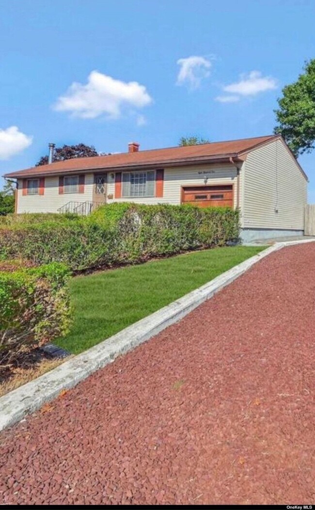 801 Ave 801 Ave Islip Terrace NY 11752