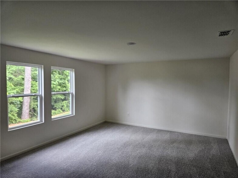 Building Photo - 326 Silverton Dr