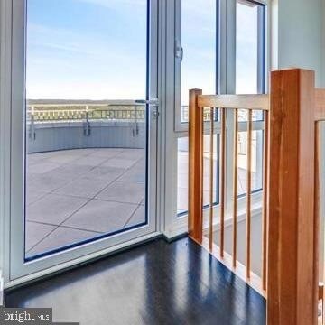 Building Photo - 8220 Crestwood Heights Dr