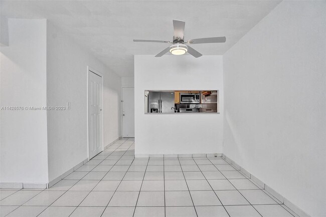 Building Photo - 505 NE 30th St