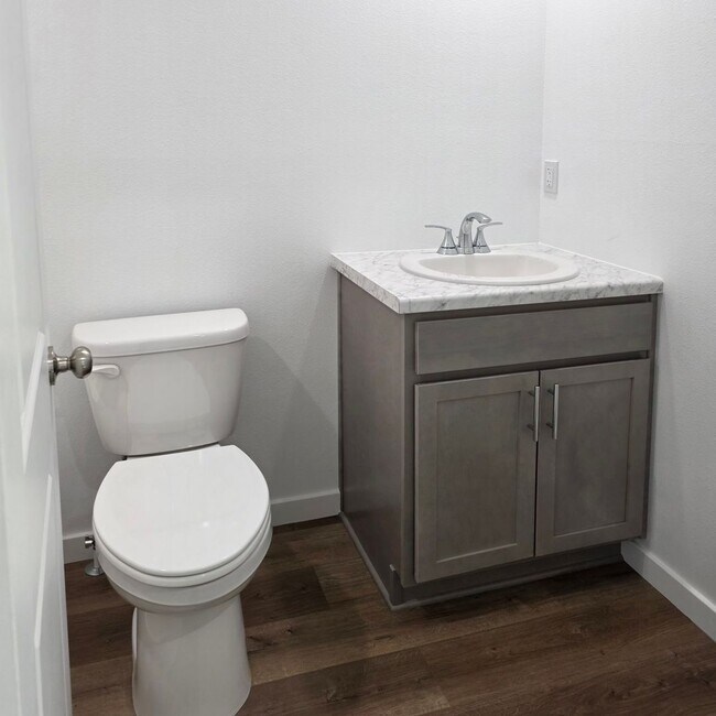 Building Photo - Brand New 4 Bedroom Home