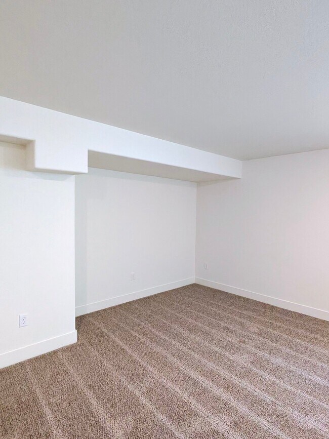 Building Photo - 2393 Juno Ln
