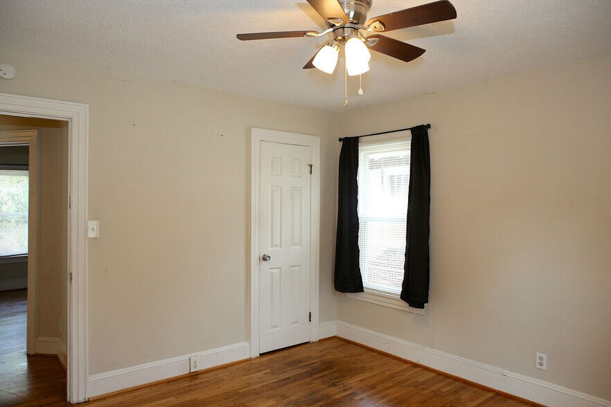 Building Photo - 2214 Walker Ave