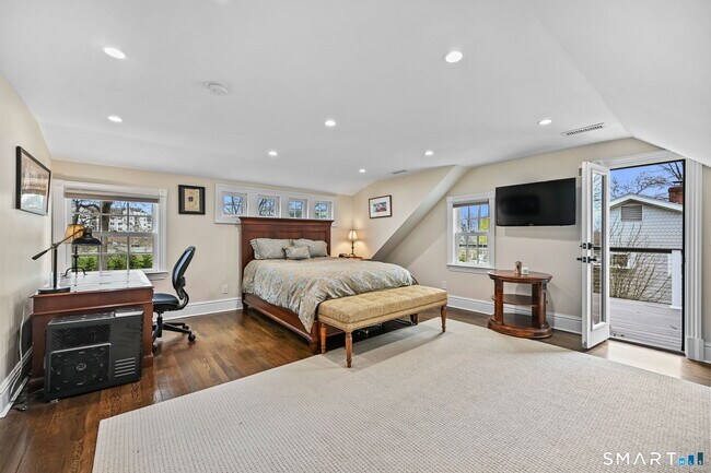 Building Photo - 44 Davenport Dr