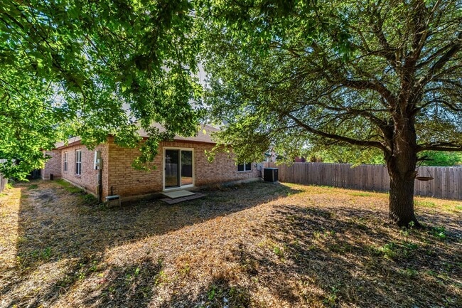 Building Photo - 8422 Parry Path