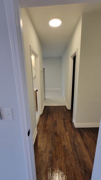 Building Photo - 5539 Holly Hills Ave