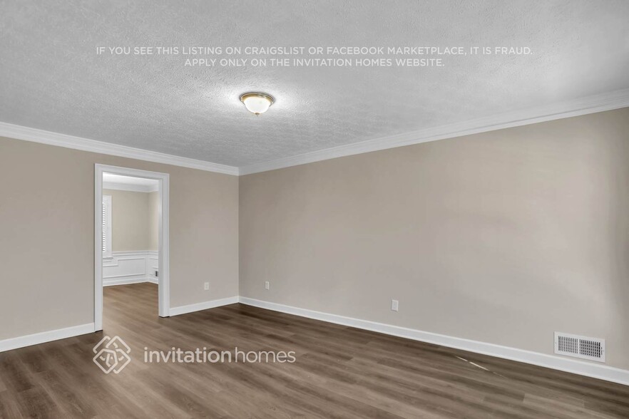 Building Photo - 4011 Colonial Dr SW