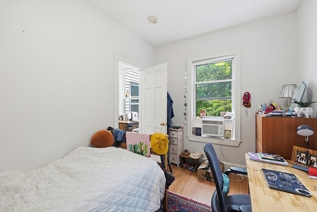 Building Photo - 298 Brookline St