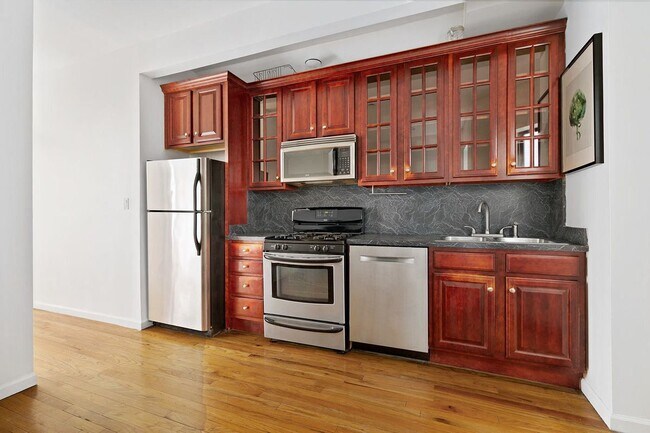 Building Photo - 273 Albany Ave