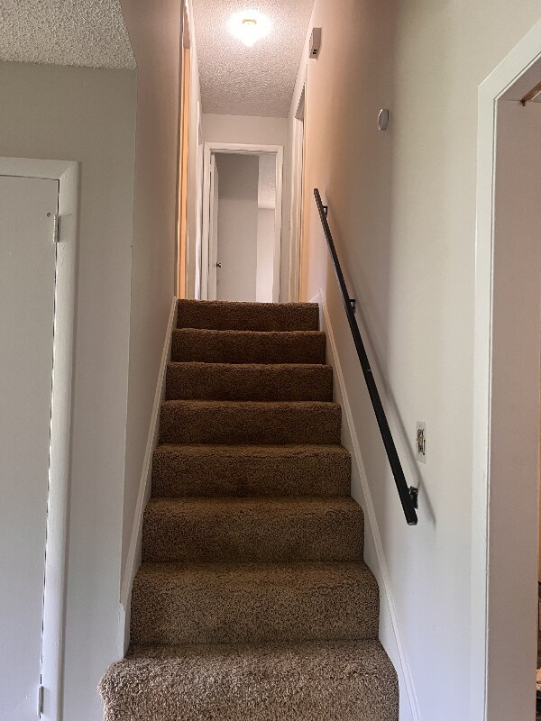 Building Photo - 416 Ocala Ct N
