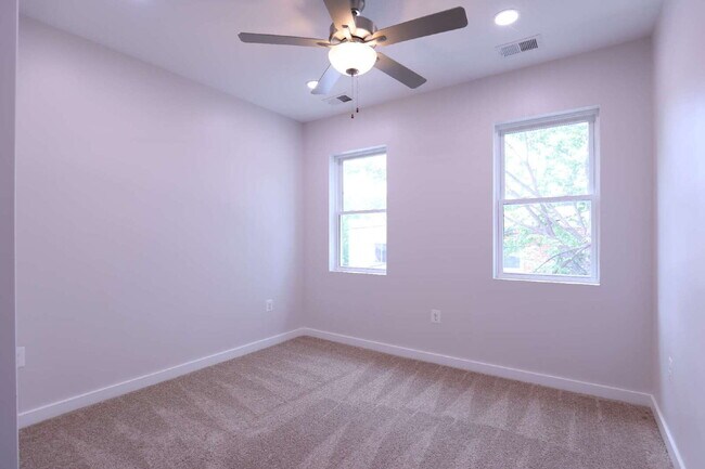 Building Photo - 2039 Rosedale St NE