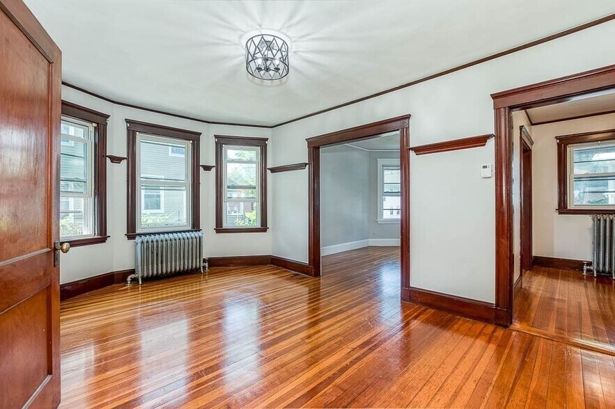 Building Photo - 21 Walter St