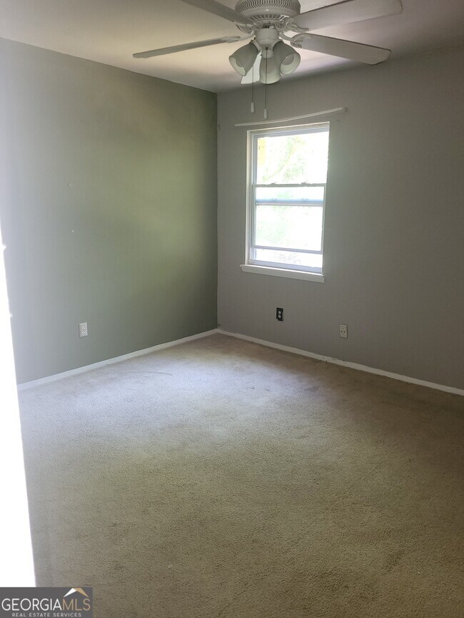 Building Photo - 6330 Holcomb Way