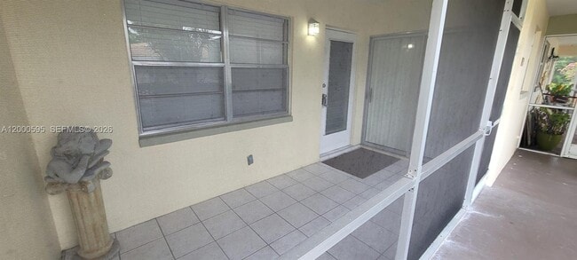 Building Photo - 1340 NE 28th Ave