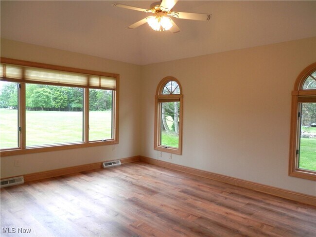 Building Photo - 311 Miner Rd