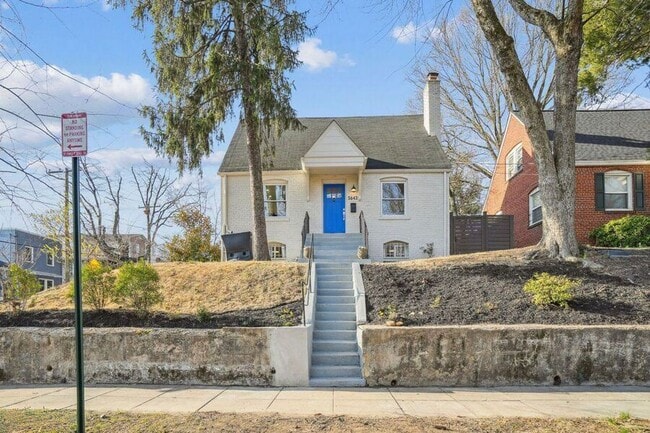 Building Photo - 5643 Clay Pl NE
