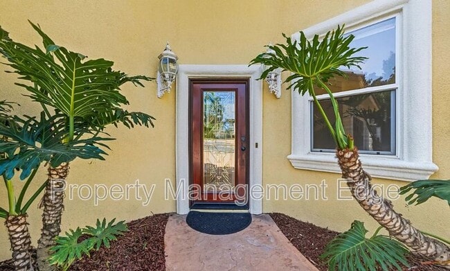 Building Photo - 1107 Las Flores Dr