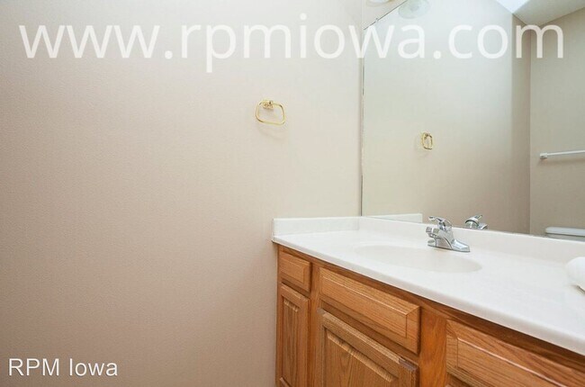 Building Photo - 4 br, 2.5 bath House - 6400 Stanmore Court