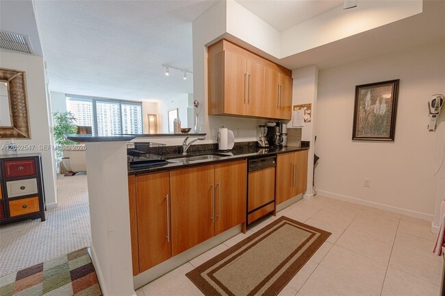 Building Photo - 325 S Biscayne Blvd