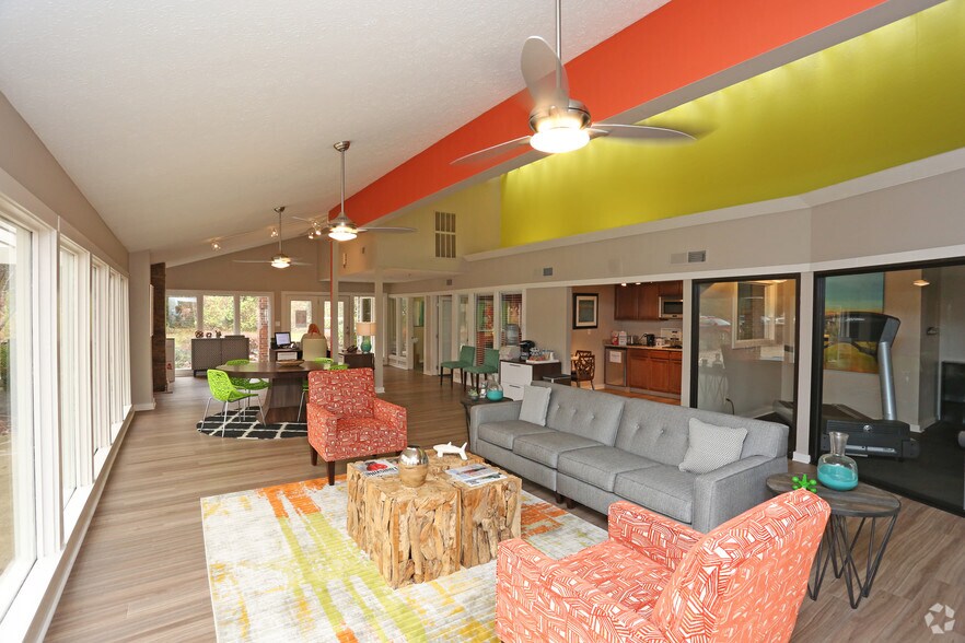 The Grove at Lyndon 7716 Sundance Dr Louisville KY 40222 Apartment