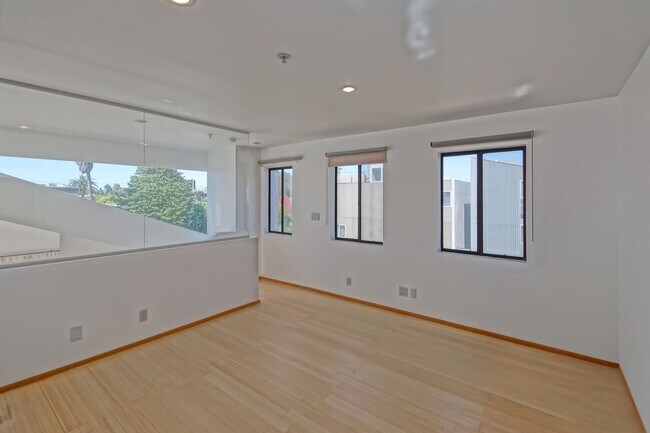 Building Photo - 522 Grand Blvd