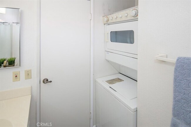 Building Photo - 29 Blue Oak