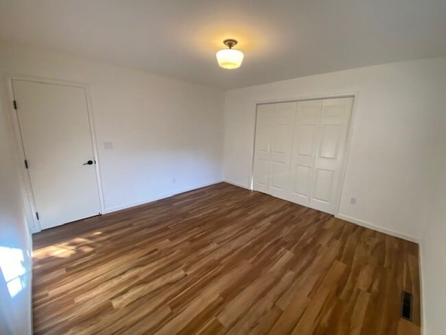 Building Photo - Charming Monterey Home