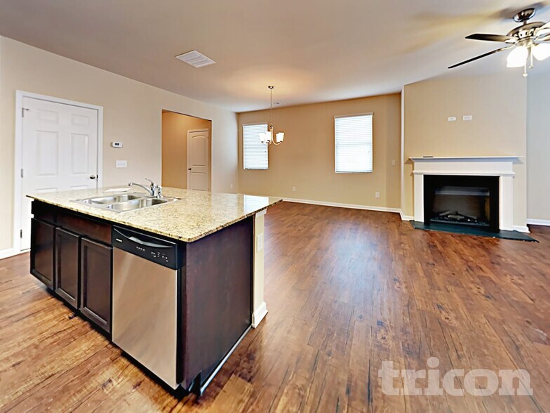 Building Photo - 106 Hayes Park Dr