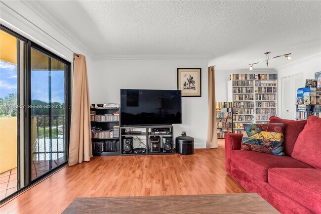 Building Photo - 525 Coral Wy