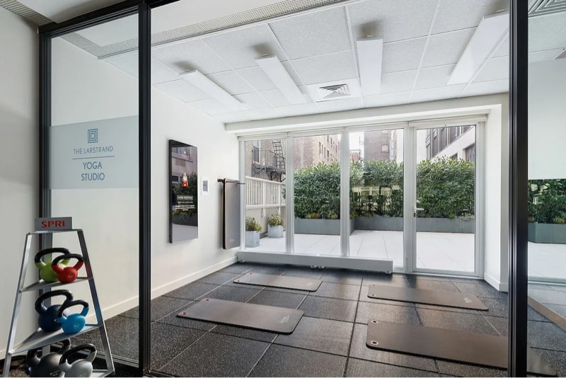 Building Photo - 227 W 77th St