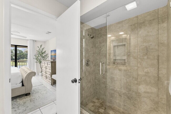 Building Photo - 913 Harbour Point Ln