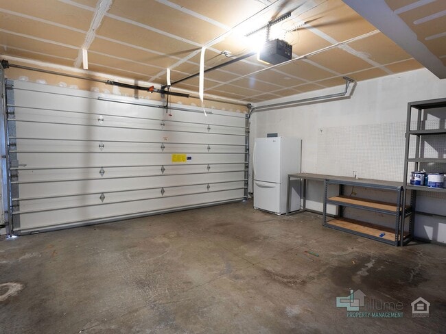 Building Photo - 20630 Willamette Dr