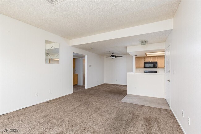 Building Photo - 7100 W Pirates Cove Rd